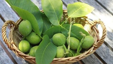 nuci pentru a elimina papiloamele